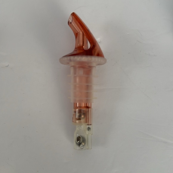 Lot of 6 Bottle Stoppers & Pourers Olivia Riegel Pineapple and Mud Pie Chef - Picture 6 of 6